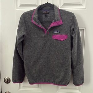 Patagonia Synchilla Fleece 1/4 Snap in Charcoal/ pink Pullover  XXS